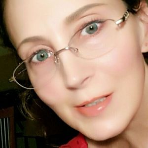 Meet your Posher, Ellen